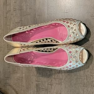 Gold lily pulitzer size 7 wedge shoe